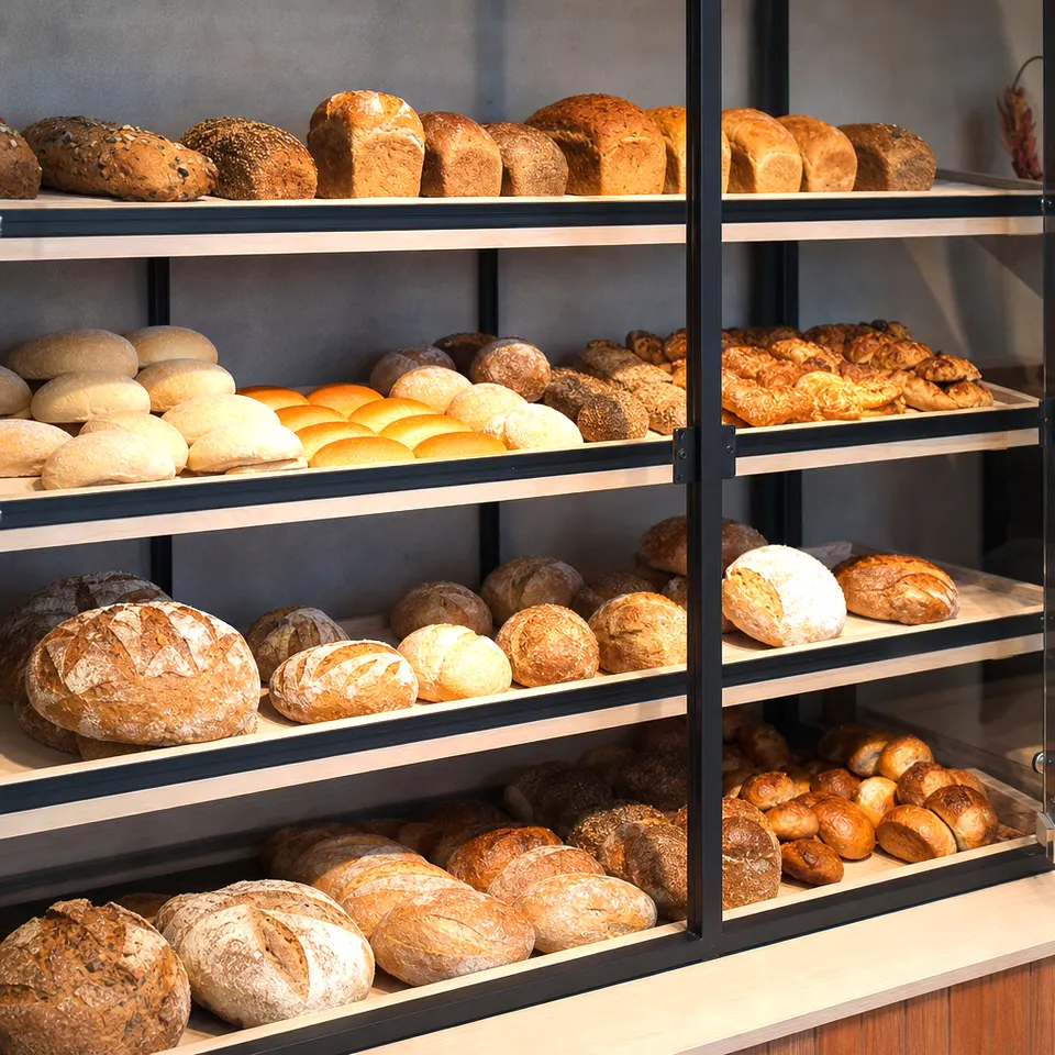 Vers brood in de bio hoevewinkel
